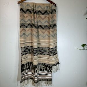 💯 cashmere Beige and Black Patterned Scarf